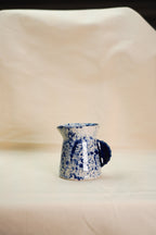 Ceramiczny dzbanek do kawy w kobaltowe ciapki