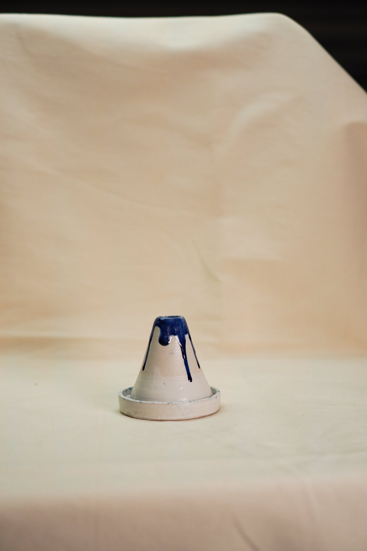 Ceramiczny kominek na kadzidlo wulkan