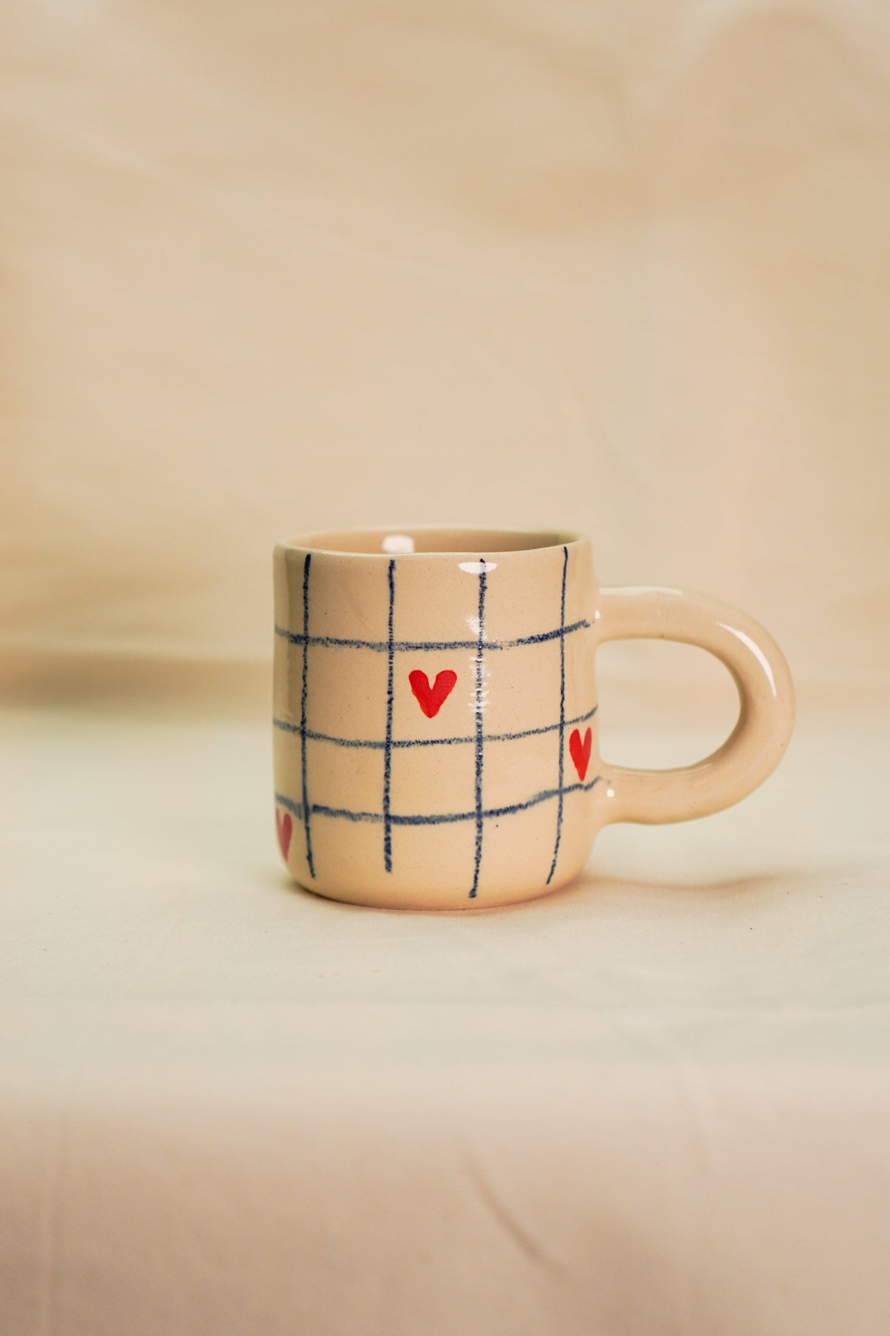 Kubek w kratkę amore