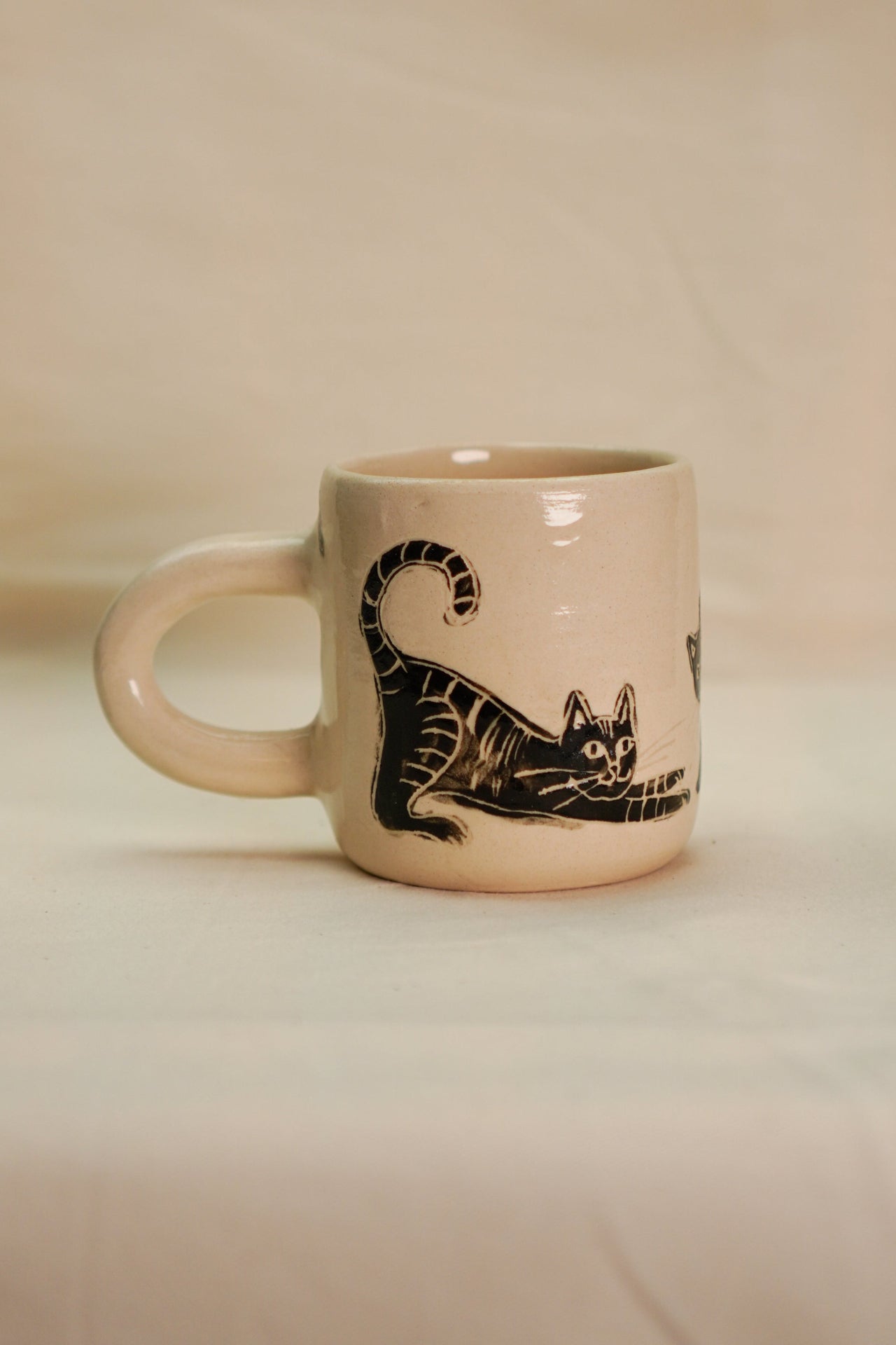 Kubek z kotem czarnym
