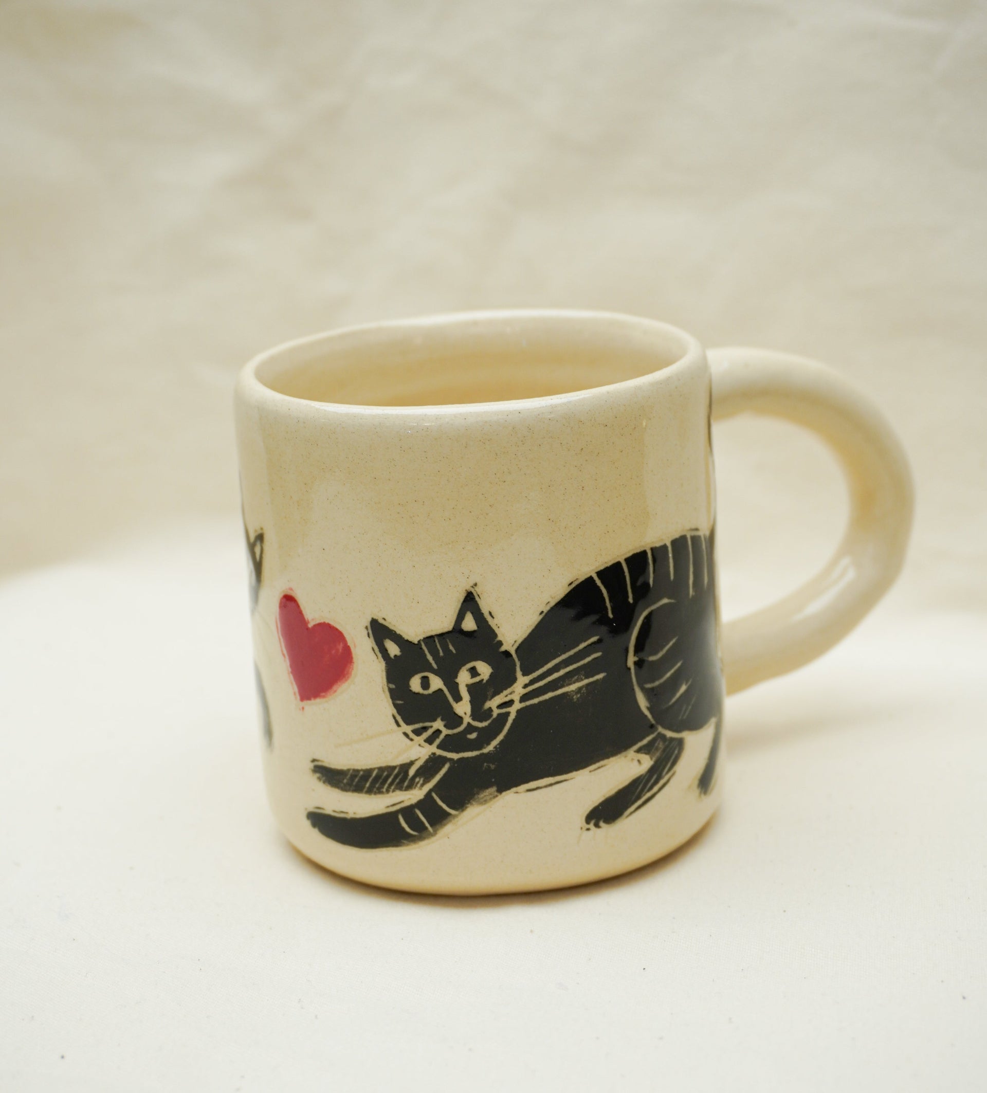 Kubek z sercem i kotem