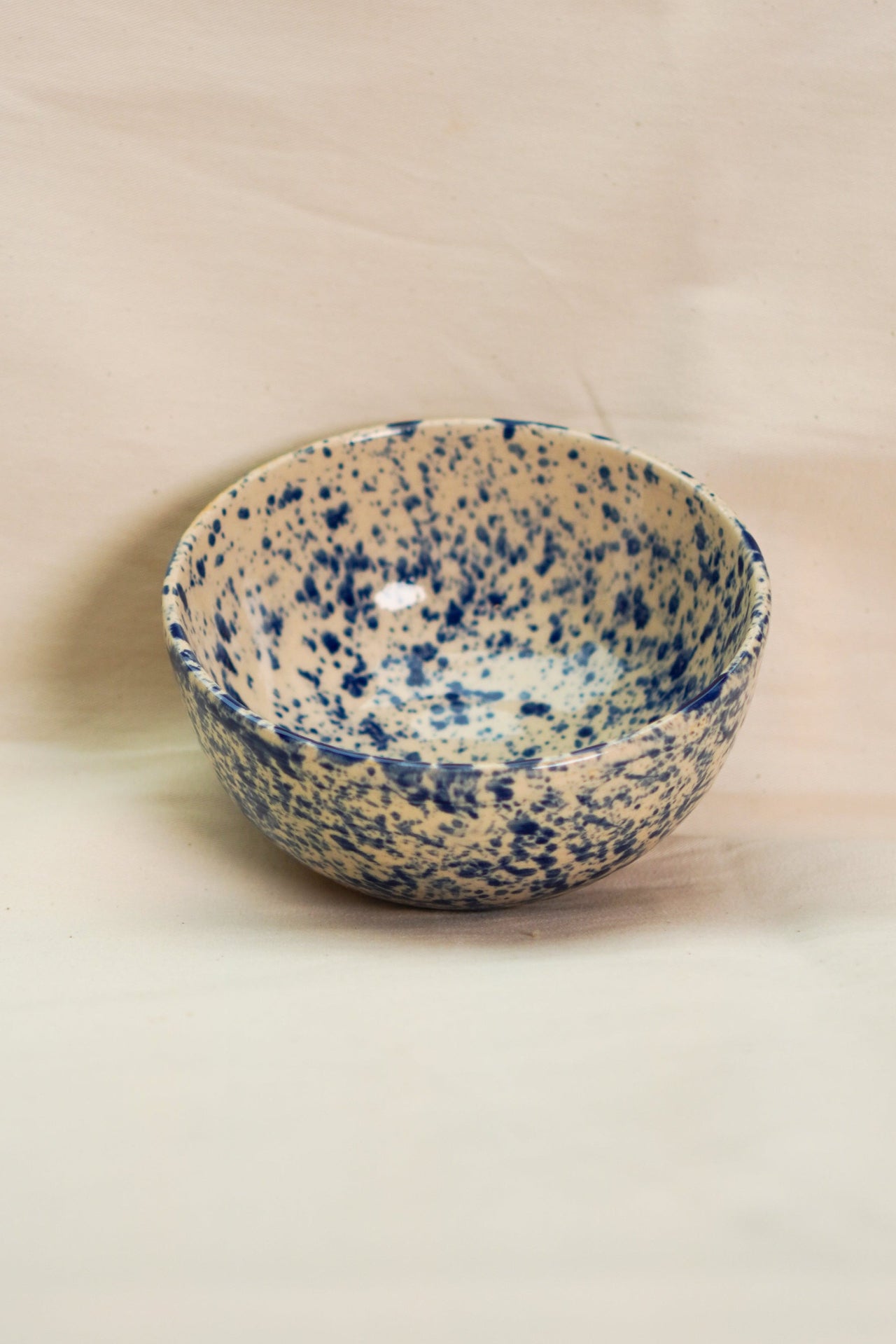 Miska ceramiczna w kobaltowe ciapki