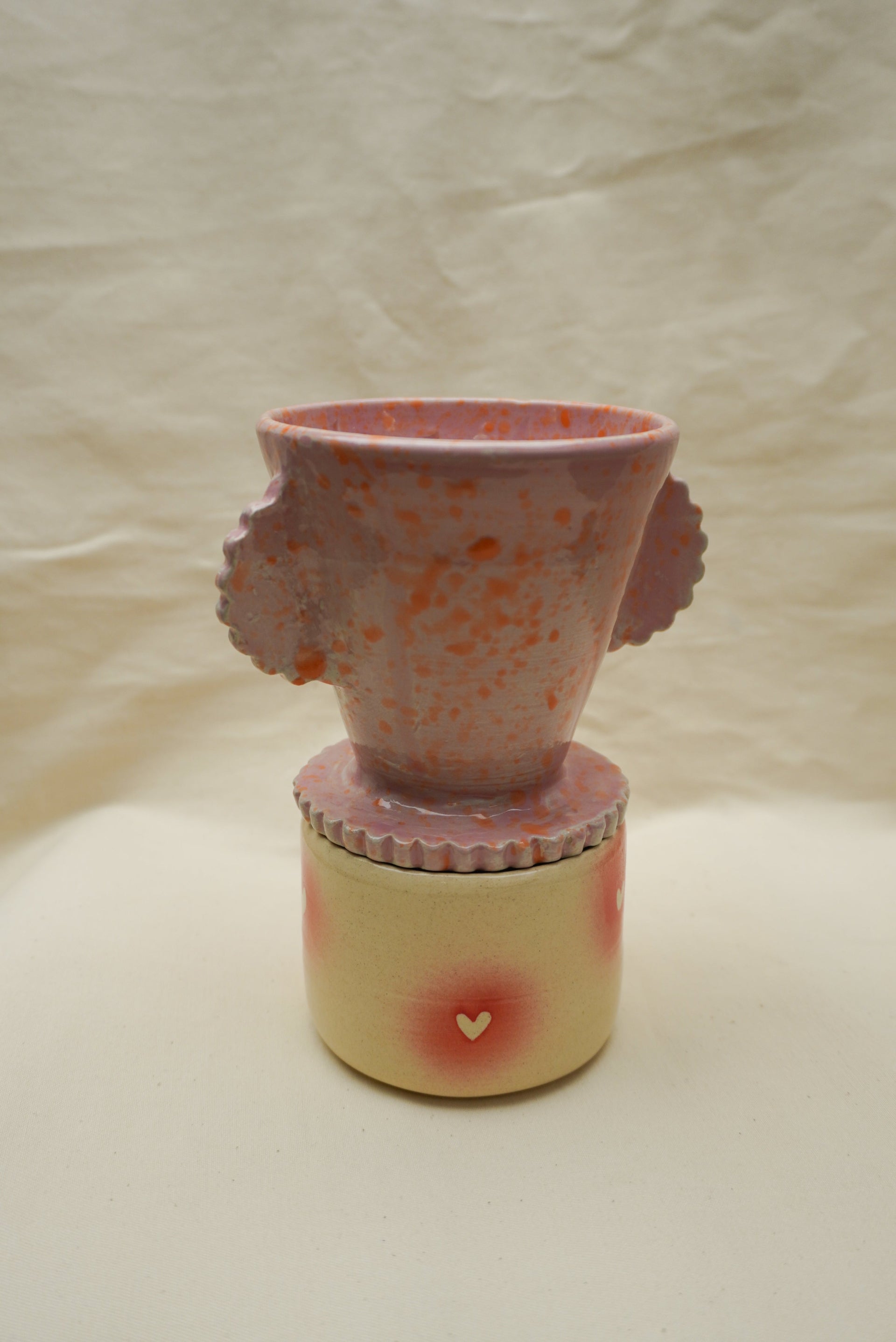 Różowy dripper z czarką w serca