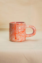 Różowy kubek ceramiczny nakrapiany SUNSET