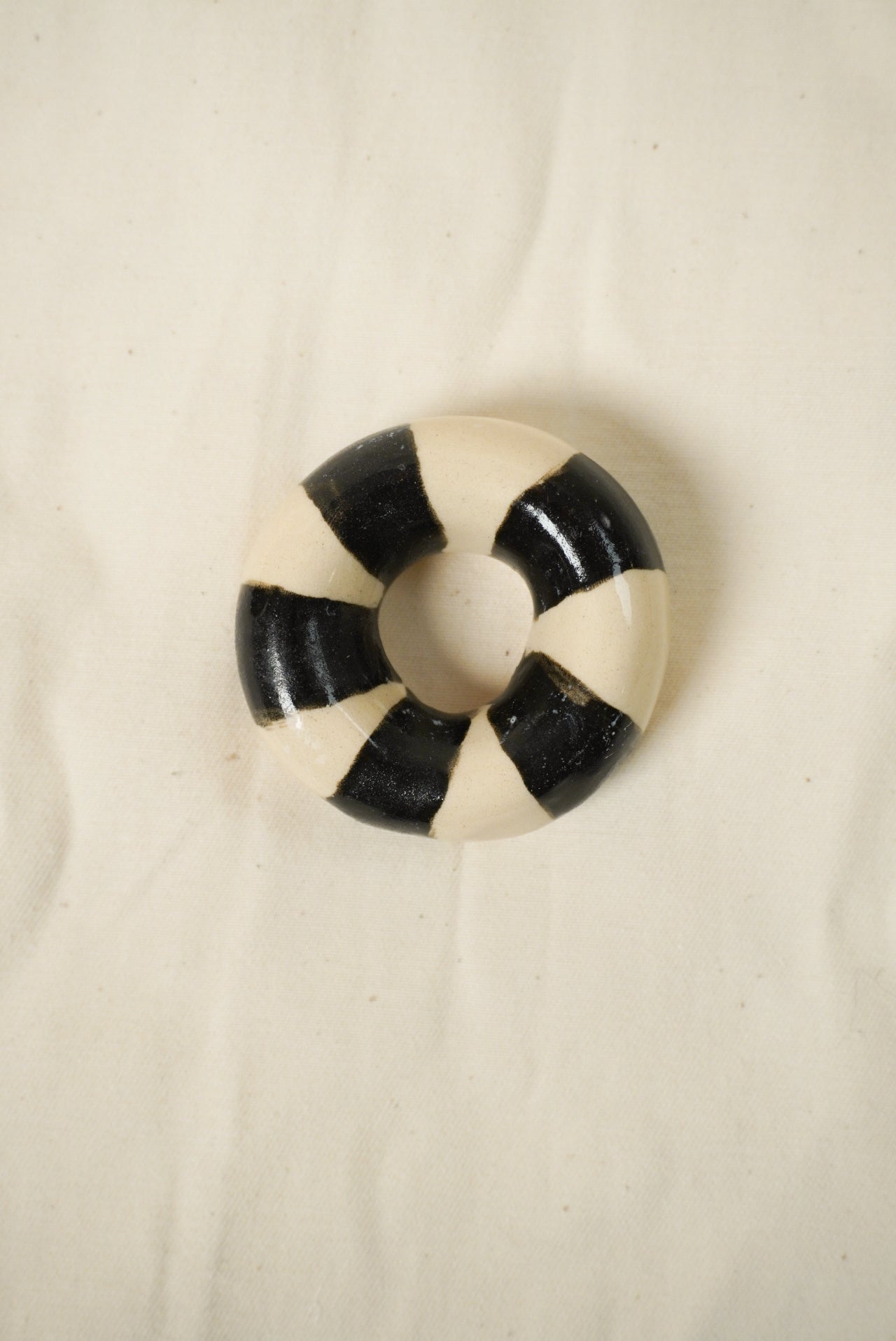 Świecznik oponka biało-czarny 